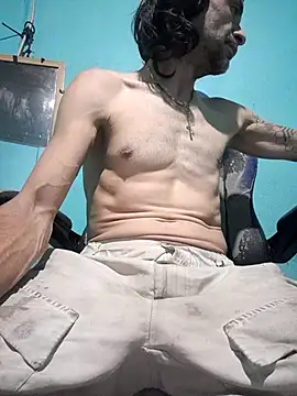 Snapshot of Morfis6xxx9 chatting on July 8, 6:18 am Morfis6xxx9 online show from July 8, 6:18 am