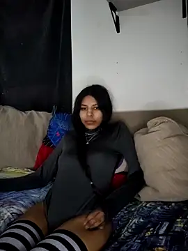 Sum1sDahtr online show from October 4, 6:06 pm