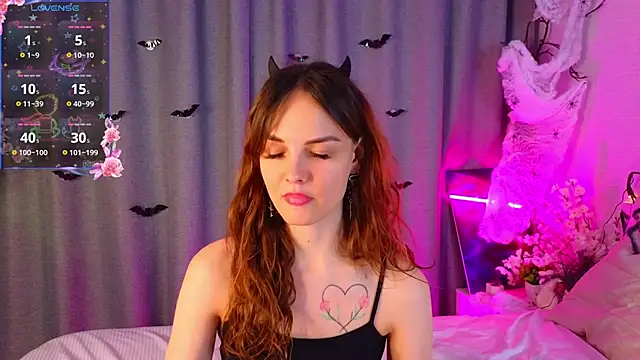 LisaDrake online show from October 26, 7:42 pm