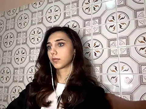 Snapshot of LinaMour chatting on November 9, 10:19 pm LinaMour online show from November 9, 10:19 pm