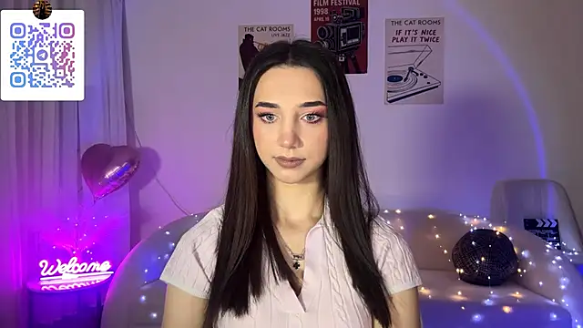 LinaMour online show from April 27, 10:30 pm