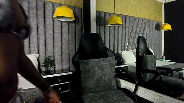 SkylerBloomm online show from December 22, 3:03 am