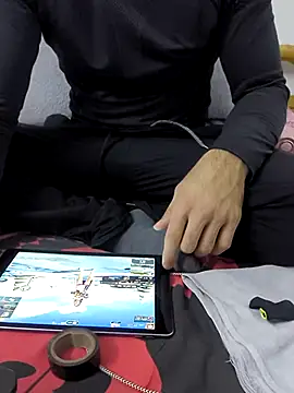 yazinyazin1 online show from November 22, 7:46 pm