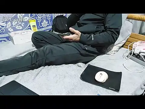 yazinyazin1 online show from February 11, 6:24 pm