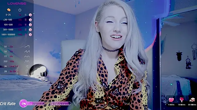 Snapshot of Talulaa chatting on December 3, 10:40 pm Talulaa online show from December 3, 10:40 pm