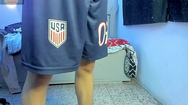 SantiagoRusso18 online show from November 1, 7:38 pm