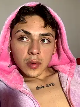 Vittorio 19 online show from September 12, 7:52 am