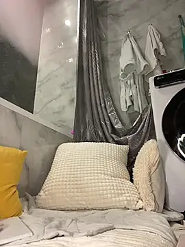 Kitty Kisss online show from February 18, 7:21 pm