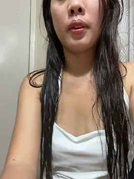Snapshot of Ressythersty chatting on April 17, 2:31 pm Ressythersty online show from April 17, 2:31 pm