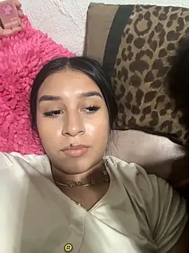 yurileth online show from October 26, 7:47 am