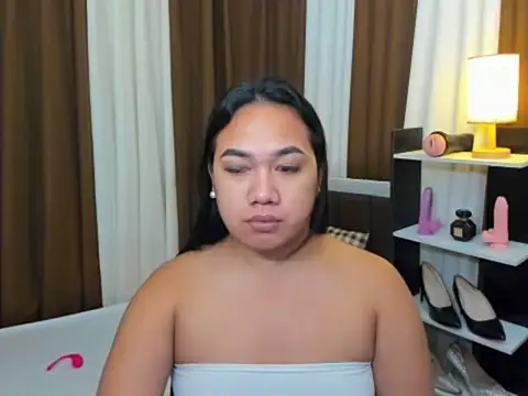 Snapshot of TsUncutKaren chatting on October 26, 8:26 pm TsUncutKaren online show from October 26, 8:26 pm