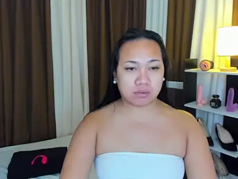 Snapshot of TsUncutKaren chatting on October 27, 8:46 pm TsUncutKaren online show from October 27, 8:46 pm