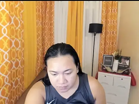TsUncutKaren online show from April 27, 5:11 pm