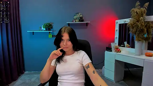 Snapshot of renata_sweety chatting on September 17, 1:02 pm renata sweety online show from September 17, 1:02 pm