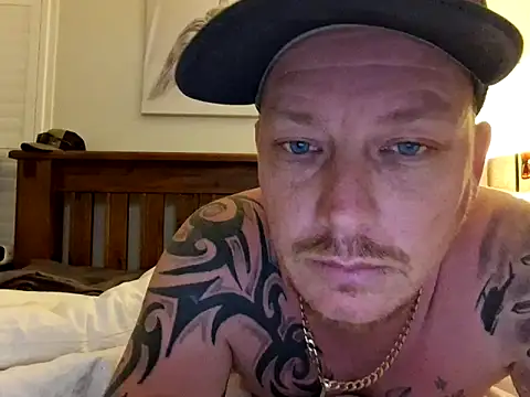 Snapshot of brokecountrylads chatting on November 28, 11:24 am brokecountrylads online show from November 28, 11:24 am