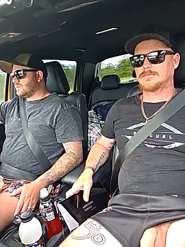 Snapshot of brokecountrylads chatting on February 4, 1:00 am brokecountrylads online show from February 4, 1:00 am