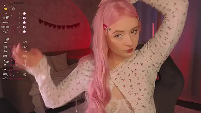 Snapshot of SabrinaCharm_ chatting on November 10, 3:05 am SabrinaCharm online show from November 10, 3:05 am