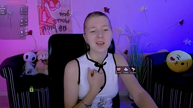 Snapshot of gloria_bubble chatting on June 4, 7:20 pm gloria bubble online show from June 4, 7:20 pm