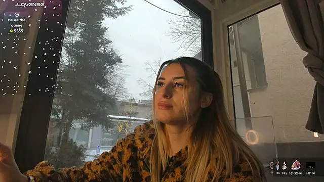 Ella Vee online show from January 19, 6:50 am