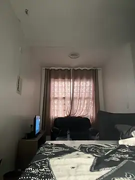 Snapshot of gaucha5 chatting on March 8, 4:44 pm gaucha5 online show from March 8, 4:44 pm
