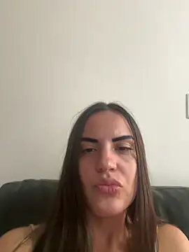Snapshot of gaucha5 chatting on April 7, 4:24 am gaucha5 online show from April 7, 4:24 am