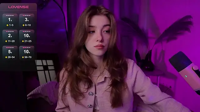 Snapshot of AstraMist chatting on September 30, 2:00 pm AstraMist online show from September 30, 2:00 pm