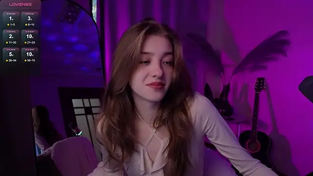 Snapshot of AstraMist chatting on October 7, 1:30 pm AstraMist online show from October 7, 1:30 pm