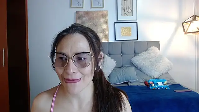  naomi s online show from September 17, 1:46 pm