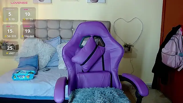  naomi s online show from July 12, 1:57 pm