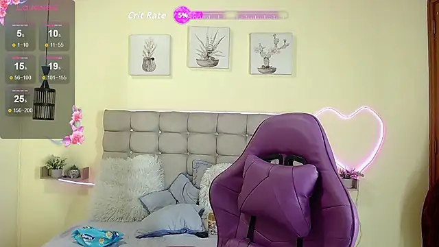  naomi s online show from August 3, 1:27 pm