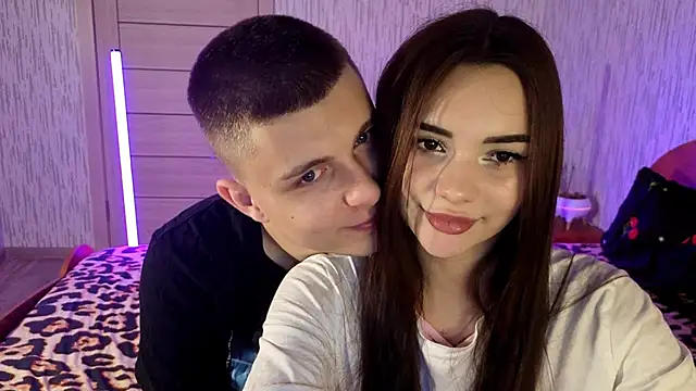 Snapshot of Denisx444 chatting on November 12, 2:45 am Denisx444 online show from November 12, 2:45 am