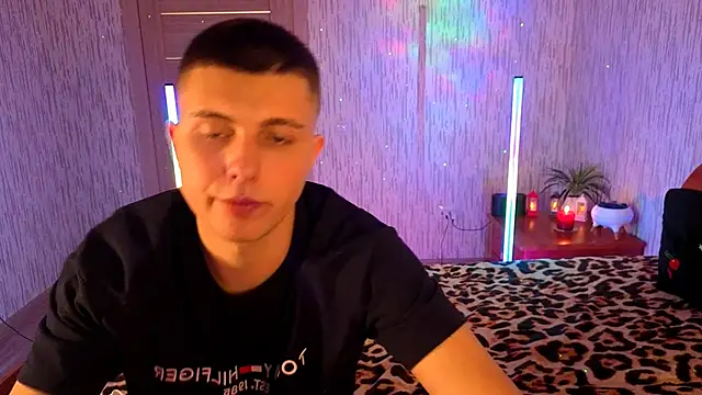 Snapshot of Denisx444 chatting on December 2, 10:49 pm Denisx444 online show from December 2, 10:49 pm