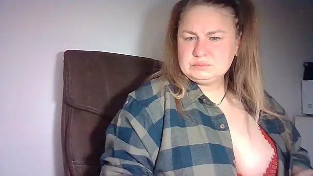 Snapshot of MartaXLove chatting on September 23, 5:27 pm MartaXLove online show from September 23, 5:27 pm