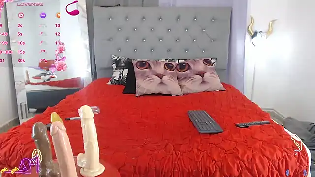 KarolLewys online show from November 26, 1:23 pm