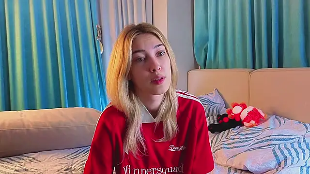 AngelicRice online show from December 4, 11:30 am