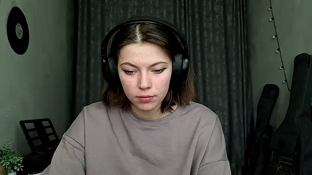 CutieAnny online show from February 16, 6:09 am