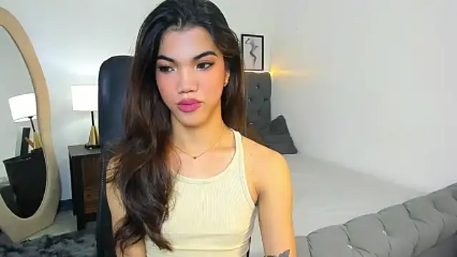 Snapshot of CassieSommereux chatting on October 16, 5:19 am CassieSommereux online show from October 16, 5:19 am