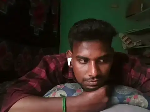 Snapshot of Tamilgud23 chatting on May 6, 11:48 am Tamilgud23 online show from May 6, 11:48 am