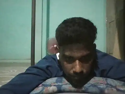 Snapshot of Tamilgud23 chatting on May 11, 4:04 pm Tamilgud23 online show from May 11, 4:04 pm