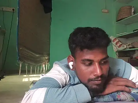 Snapshot of Tamilgud23 chatting on May 17, 3:37 am Tamilgud23 online show from May 17, 3:37 am