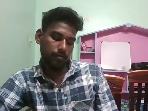 Snapshot of Tamilgud23 chatting on May 18, 5:13 am Tamilgud23 online show from May 18, 5:13 am