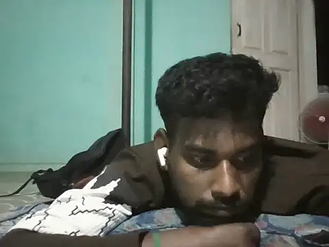 Snapshot of Tamilgud23 chatting on July 4, 5:19 pm Tamilgud23 online show from July 4, 5:19 pm