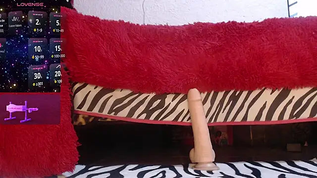 Snapshot of leyla_james_ chatting on October 23, 1:38 am leyla james online show from October 23, 1:38 am