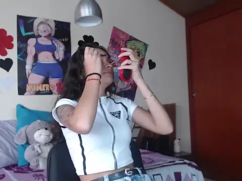 Skylovershot online show from December 20, 1:40 pm