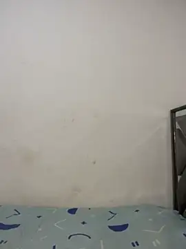 zaracollins01 online show from May 21, 7:32 pm