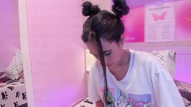 Snapshot of LexxaQueen chatting on October 12, 10:25 am LexxaQueen online show from October 12, 10:25 am