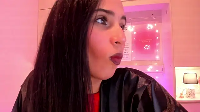 Snapshot of LexxaQueen chatting on October 30, 4:14 am LexxaQueen online show from October 30, 4:14 am