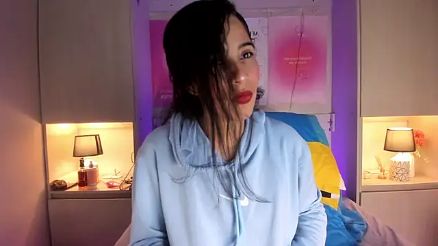 Snapshot of LexxaQueen chatting on November 15, 4:10 am LexxaQueen online show from November 15, 4:10 am