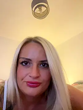 Seductive-SkyeXXX online show from October 23, 10:08 pm