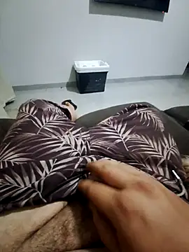 Snapshot of coisasdecasal2727 chatting on November 2, 2:47 am coisasdecasal2727 online show from November 2, 2:47 am